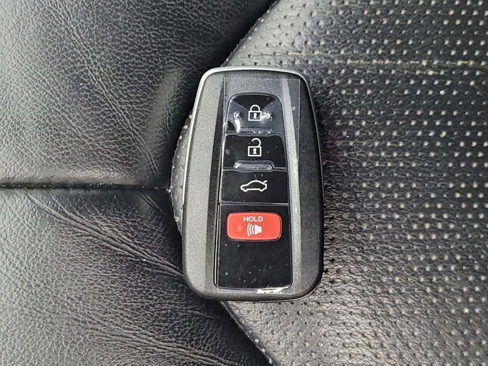 Used 2019 Toyota Camry XSE FWD image 32