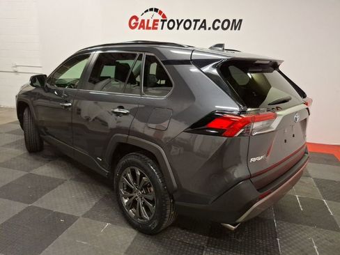 Used 2022 Toyota RAV4 Limited image 10