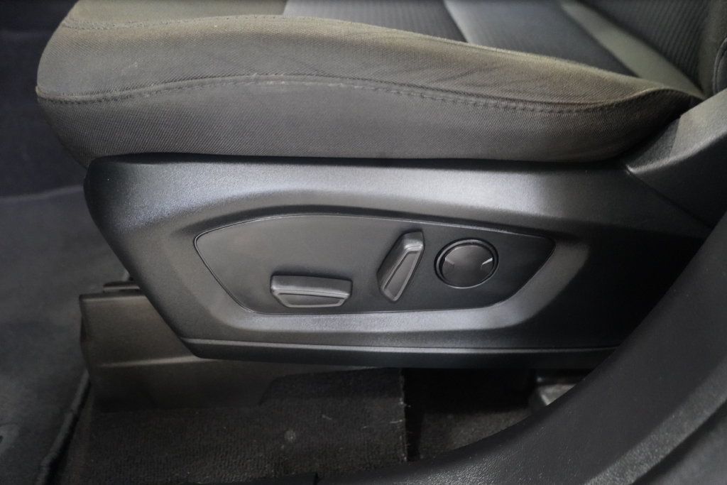 Certified 2022 Ford Explorer XLT RWD image 18