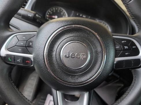 Used 2019 Jeep Renegade Latitude FWD image 21