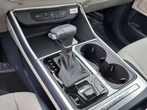 New 2026 Kia Carnival EX FWD image 11