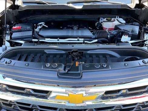 Used 2023 Chevrolet Silverado 1500 LT AWD/4WD image 28