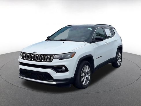 Used 2025 Jeep Compass Limited AWD/4WD image 7