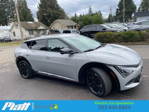 Used 2025 Kia EV6 Wind image 13