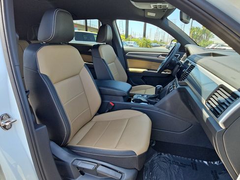 Used 2023 Volkswagen Atlas Cross Sport SE FWD image 10