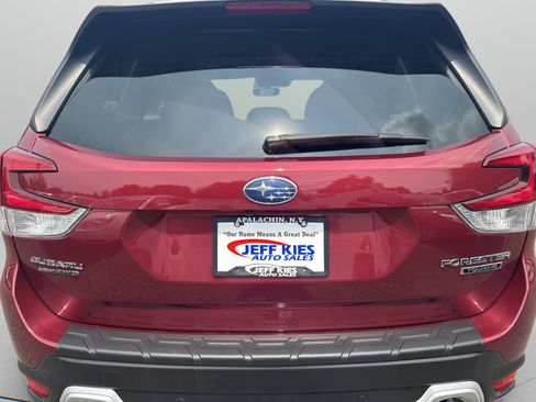 Used 2020 Subaru Forester Touring AWD/4WD image 6
