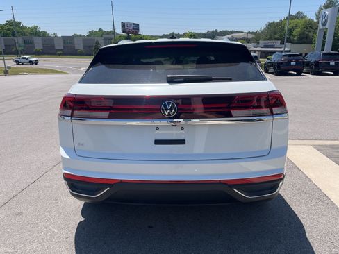 New 2026 Volkswagen Atlas Cross Sport SE FWD image 4