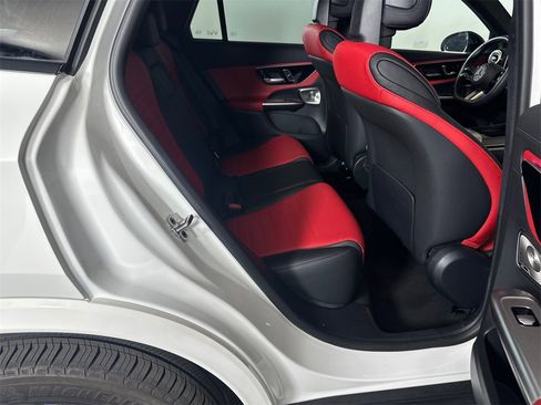 Certified 2025 Mercedes-Benz GLC 300 4MATIC image 17