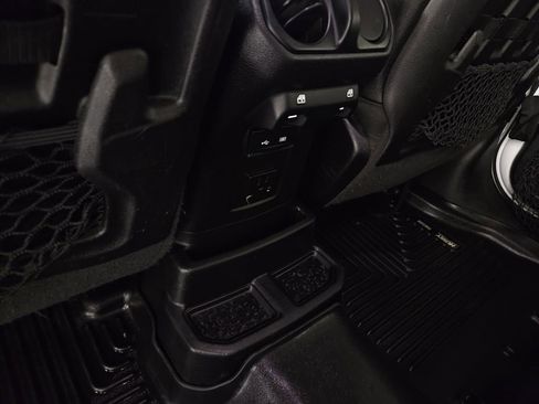 Used 2018 Jeep Wrangler Unlimited Rubicon image 28