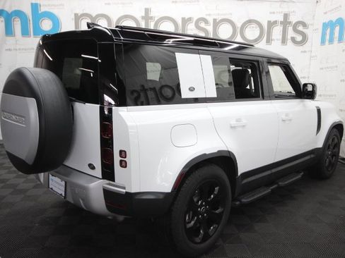 Used 2020 Land Rover Defender 110 SE image 8