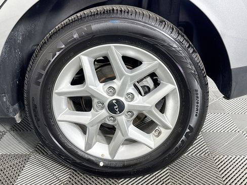 Used 2025 Kia Soul LX w/ LX Technology Package image 35