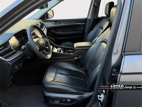 Used 2022 Jeep Grand Cherokee Limited 4xe w/ Luxury Tech Group II image 10