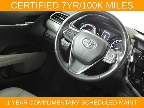 Used 2023 Toyota Camry SE w/ Cold Weather Package FWD image 17