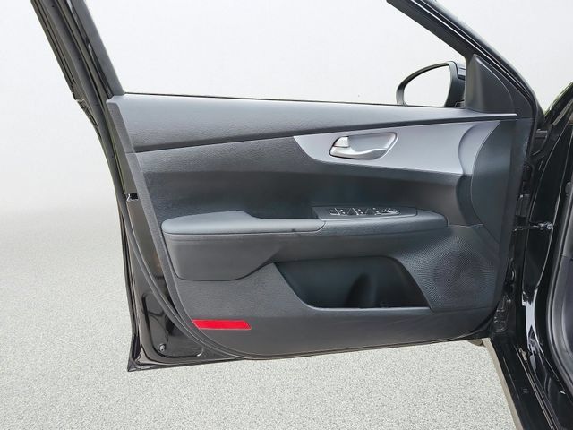 Certified 2024 Kia Forte LXS w/ LXS Technology Package FWD image 18