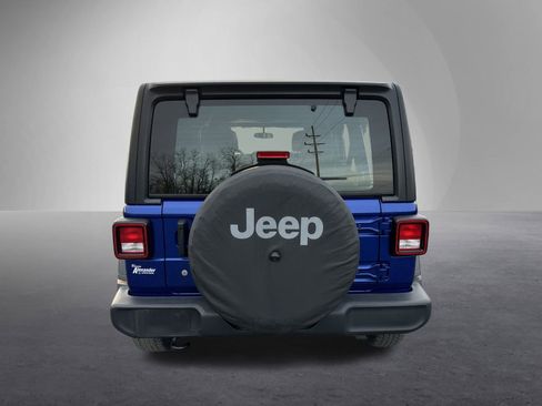 Used 2018 Jeep Wrangler Unlimited Sport image 4