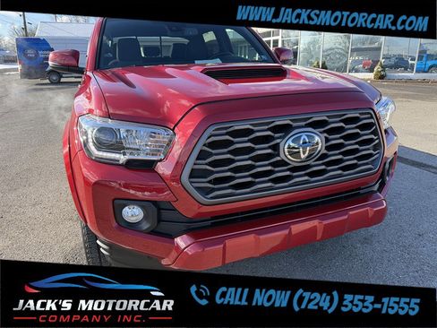 Used 2022 Toyota Tacoma TRD Sport w/ Black Out Package (TMS) image 10