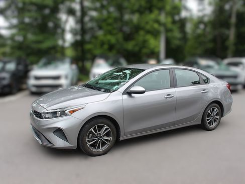 Certified 2024 Kia Forte LXS FWD image 4