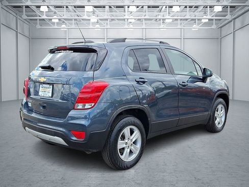 Certified 2022 Chevrolet Trax LT w/ LT Convenience Package AWD/4WD image 5