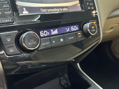 Used 2015 Nissan Altima 2.5 SV w/ Convenience Package image 20