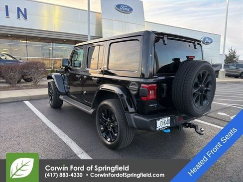 Used 2022 Jeep Wrangler Unlimited Sahara w/ Cold Weather Group image 8