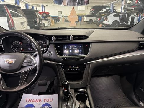 Used 2023 Cadillac XT5 Luxury AWD/4WD image 12