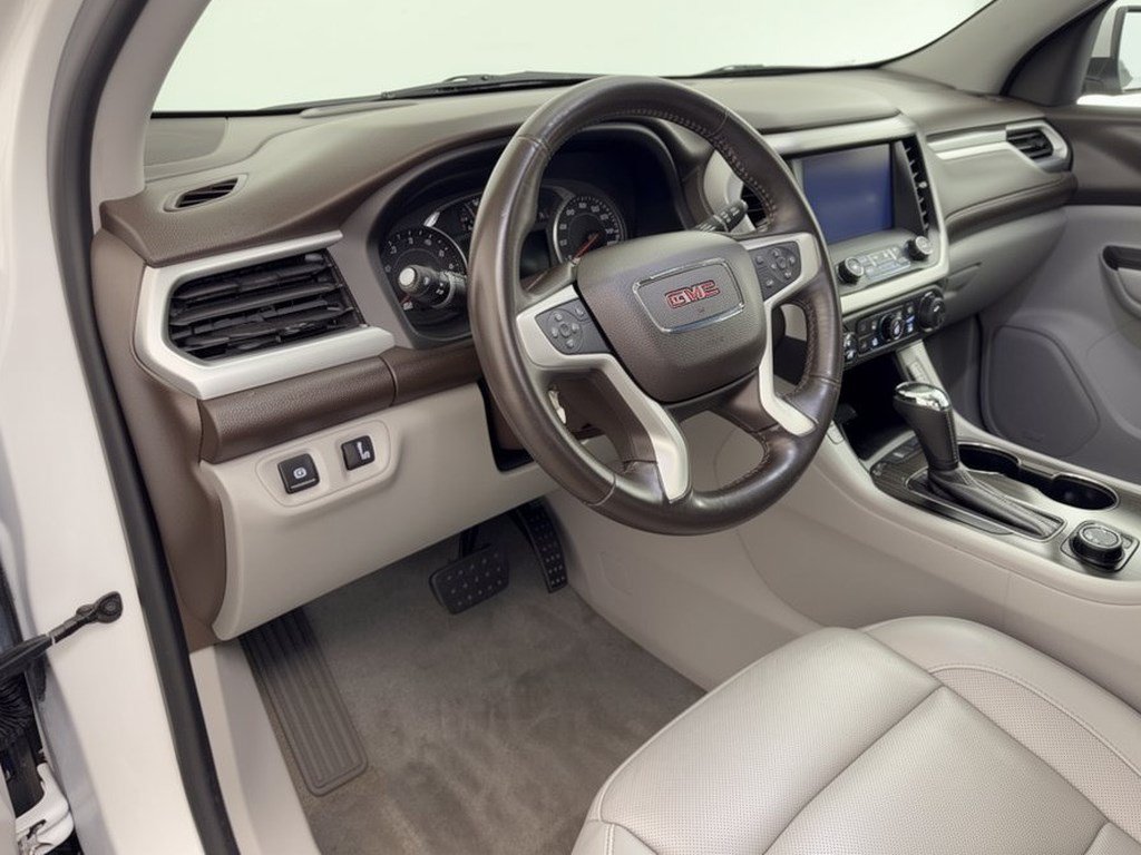 Used 2017 GMC Acadia SLT FWD image 4