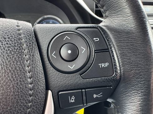 Used 2018 Toyota Corolla SE image 13