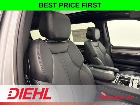 New 2026 Jeep Grand Wagoneer Limited AWD/4WD image 16