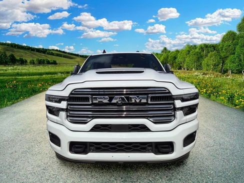 Used 2025 RAM 2500 Laramie w/ Sport Appearance Package AWD/4WD image 2