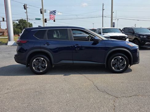 Used 2024 Nissan Rogue SV FWD image 12