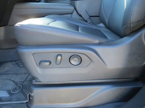 Used 2025 Chevrolet Tahoe Z71 w/ Z71 Off-Road Package image 18