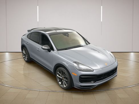 Certified 2022 Porsche Cayenne Turbo GT AWD/4WD image 39