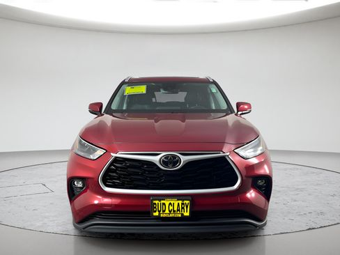 Used 2023 Toyota Highlander XLE FWD image 8