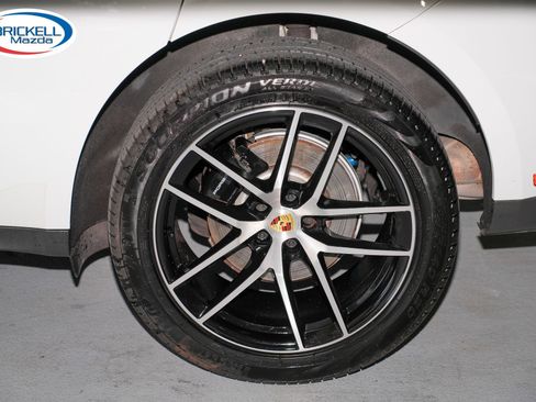 Used 2022 Porsche Macan AWD/4WD image 42
