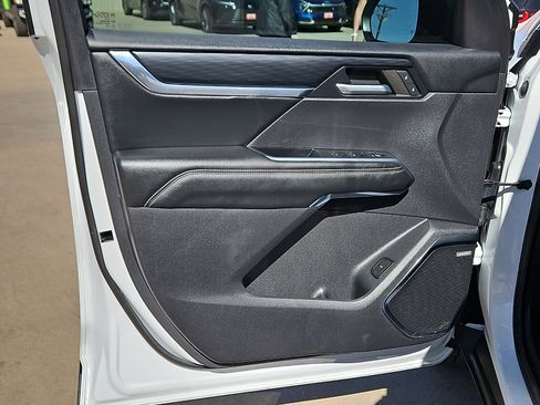 Used 2024 GMC Acadia Elevation image 12