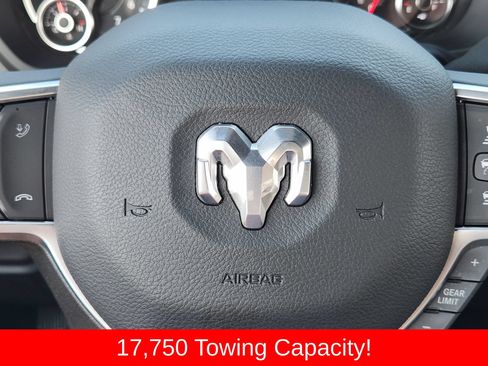 Used 2025 RAM 2500 Big Horn AWD/4WD image 40