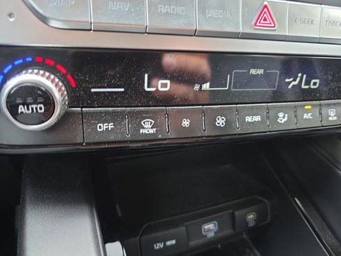 Used 2024 Kia Telluride LX image 15