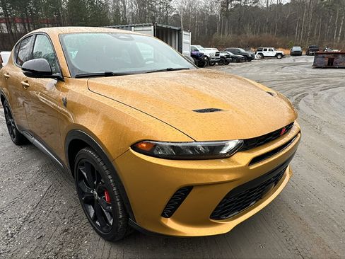 Used 2024 Dodge Hornet R/T image 5