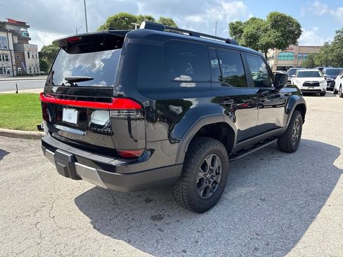Certified 2026 Lexus GX 550 w/ Accessory Package (CT) AWD/4WD image 5
