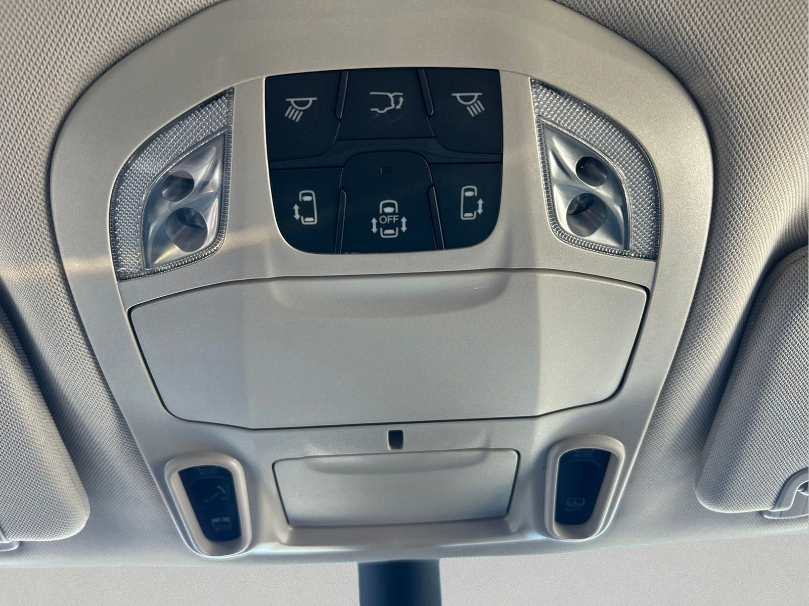 Certified 2023 Chrysler Pacifica Limited AWD/4WD image 30