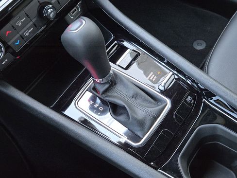 New 2026 Jeep Compass Latitude image 15