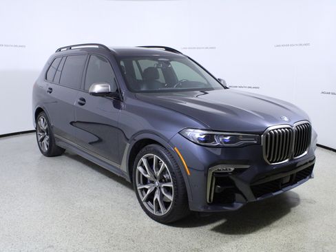 Used 2022 BMW X7 M50i image 3