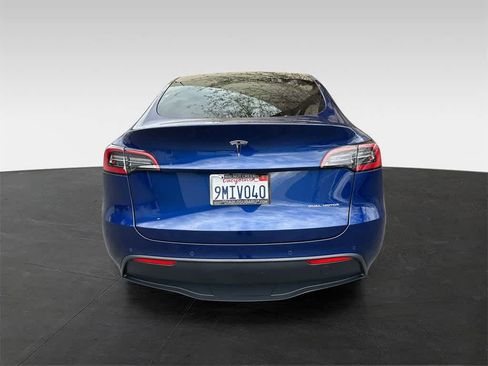Used 2021 Tesla Model Y Long Range image 5