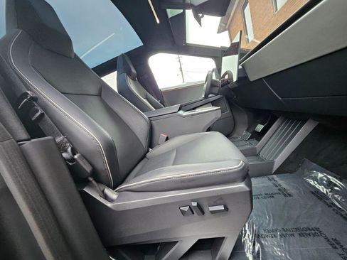 Used 2025 Tesla Cybertruck AWD Crew Cab image 67