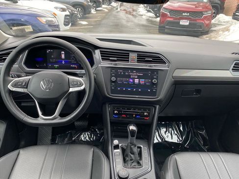 Certified 2023 Volkswagen Tiguan SE w/ Panoramic Sunroof Package image 12