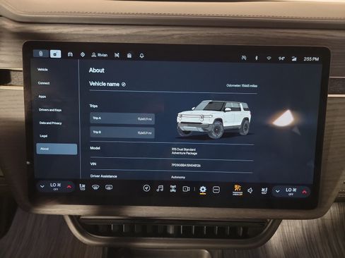 Used 2025 Rivian R1S Adventure AWD/4WD image 29