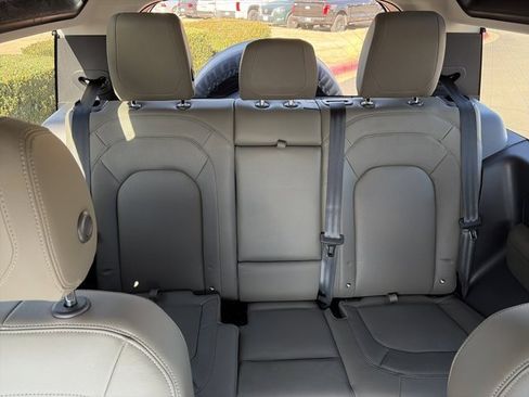 Used 2024 Land Rover Defender 90 S image 21