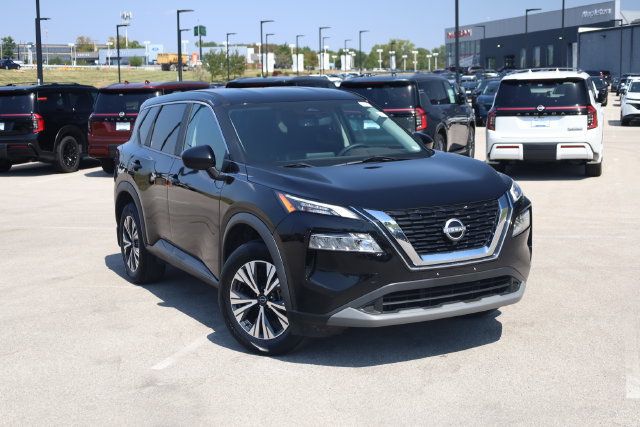 Used 2023 Nissan Rogue SV AWD/4WD image 2
