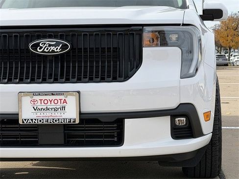 Used 2025 Ford Maverick Lobo image 8