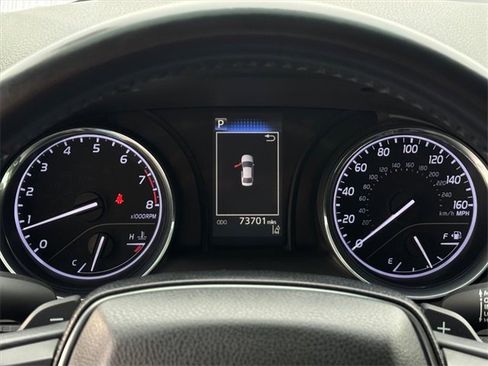 Used 2019 Toyota Camry L image 18